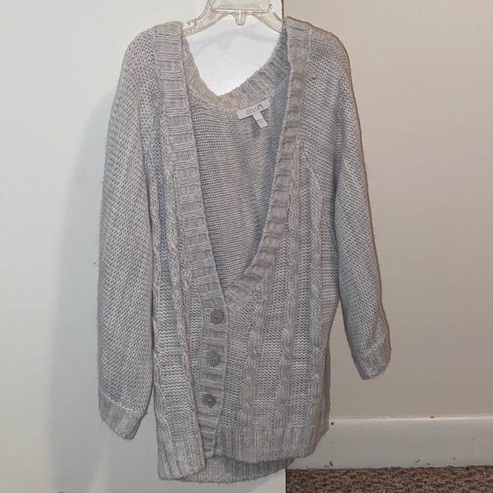 Light grey sweater
